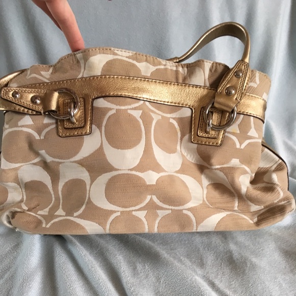 Coach - Picture 3 of 4